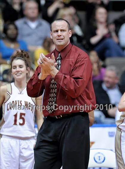 Thumbnail 1 in Stockdale vs. Clovis West (CIF CS D1 Final) photogallery.