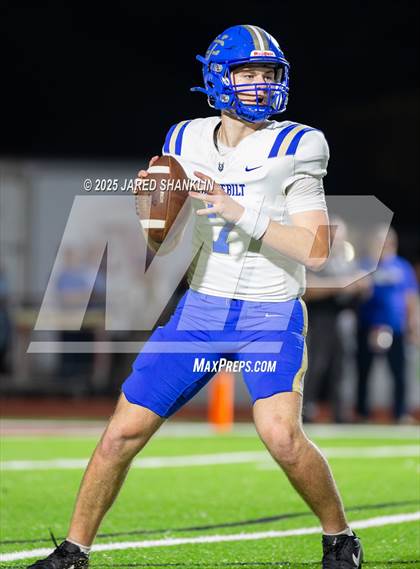 Thumbnail 1 in Vandebilt Catholic @ E.D. White photogallery.