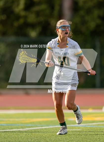 Thumbnail 2 in Mira Costa vs. Mater Dei photogallery.
