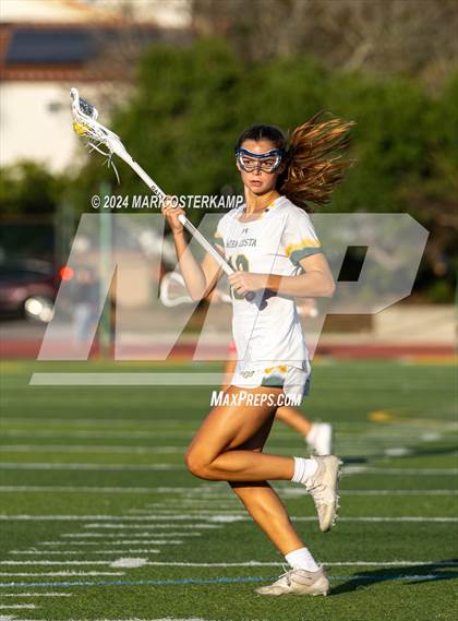 Thumbnail 2 in Mira Costa vs. Mater Dei photogallery.