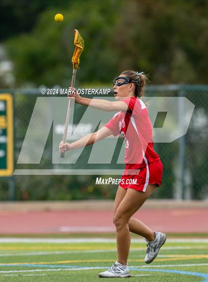 Thumbnail 2 in Mira Costa vs. Mater Dei photogallery.