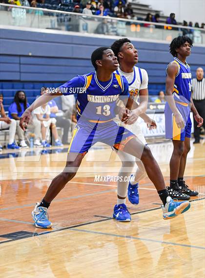 Thumbnail 1 in Chapel Hill vs Washington (UIL 4A Reg III Semifinal) photogallery.