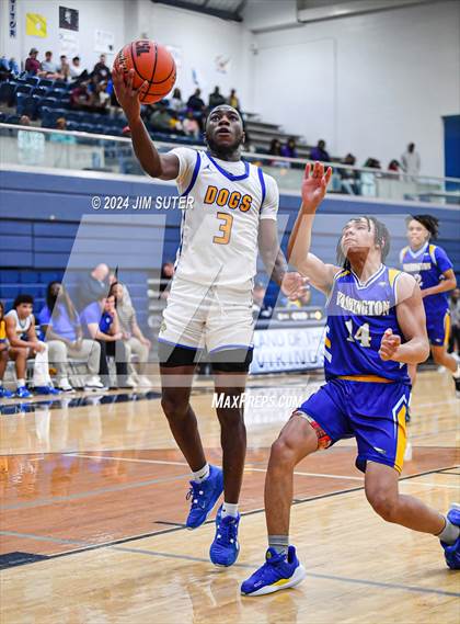 Thumbnail 2 in Chapel Hill vs Washington (UIL 4A Reg III Semifinal) photogallery.
