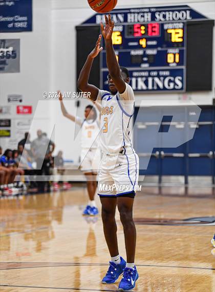 Thumbnail 1 in Chapel Hill vs Washington (UIL 4A Reg III Semifinal) photogallery.