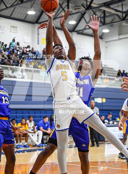 Thumbnail 1 in Chapel Hill vs Washington (UIL 4A Reg III Semifinal) photogallery.