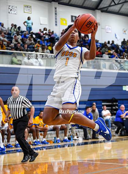 Thumbnail 3 in Chapel Hill vs Washington (UIL 4A Reg III Semifinal) photogallery.