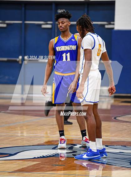 Thumbnail 2 in Chapel Hill vs Washington (UIL 4A Reg III Semifinal) photogallery.