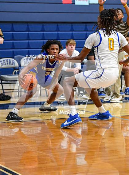 Thumbnail 1 in Chapel Hill vs Washington (UIL 4A Reg III Semifinal) photogallery.