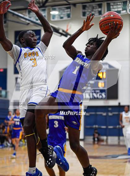 Thumbnail 3 in Chapel Hill vs Washington (UIL 4A Reg III Semifinal) photogallery.