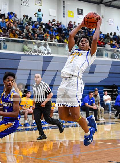 Thumbnail 2 in Chapel Hill vs Washington (UIL 4A Reg III Semifinal) photogallery.