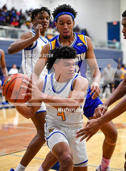 Thumbnail 3 in Chapel Hill vs Washington (UIL 4A Reg III Semifinal) photogallery.