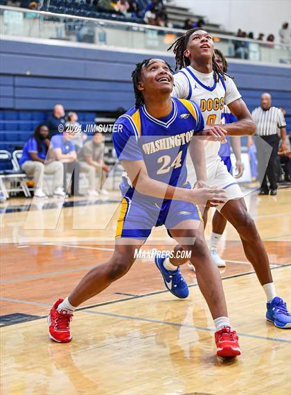 Thumbnail 3 in Chapel Hill vs Washington (UIL 4A Reg III Semifinal) photogallery.