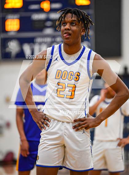 Thumbnail 1 in Chapel Hill vs Washington (UIL 4A Reg III Semifinal) photogallery.