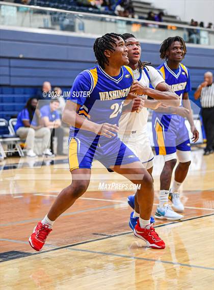 Thumbnail 2 in Chapel Hill vs Washington (UIL 4A Reg III Semifinal) photogallery.