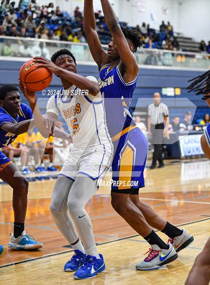 Thumbnail 1 in Chapel Hill vs Washington (UIL 4A Reg III Semifinal) photogallery.