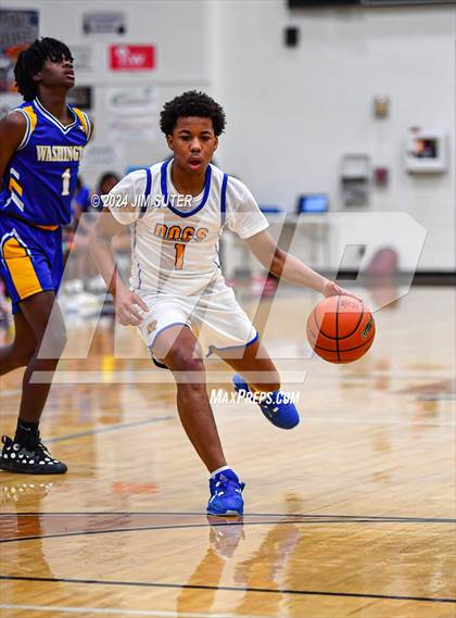 Thumbnail 3 in Chapel Hill vs Washington (UIL 4A Reg III Semifinal) photogallery.