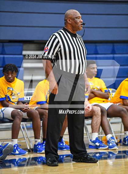 Thumbnail 2 in Chapel Hill vs Washington (UIL 4A Reg III Semifinal) photogallery.