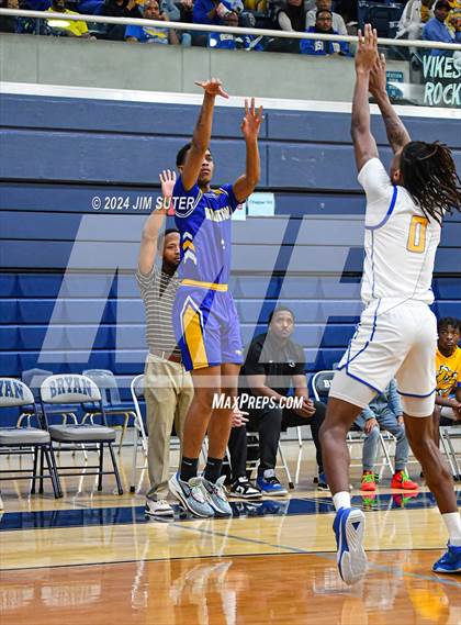 Thumbnail 2 in Chapel Hill vs Washington (UIL 4A Reg III Semifinal) photogallery.