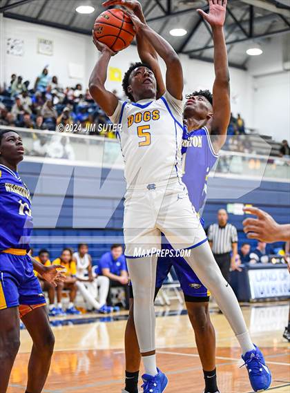 Thumbnail 3 in Chapel Hill vs Washington (UIL 4A Reg III Semifinal) photogallery.