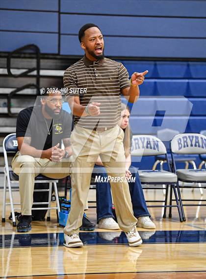 Thumbnail 2 in Chapel Hill vs Washington (UIL 4A Reg III Semifinal) photogallery.
