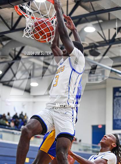 Thumbnail 1 in Chapel Hill vs Washington (UIL 4A Reg III Semifinal) photogallery.