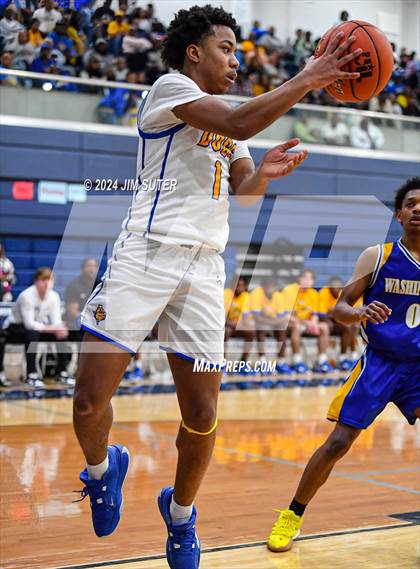 Thumbnail 2 in Chapel Hill vs Washington (UIL 4A Reg III Semifinal) photogallery.