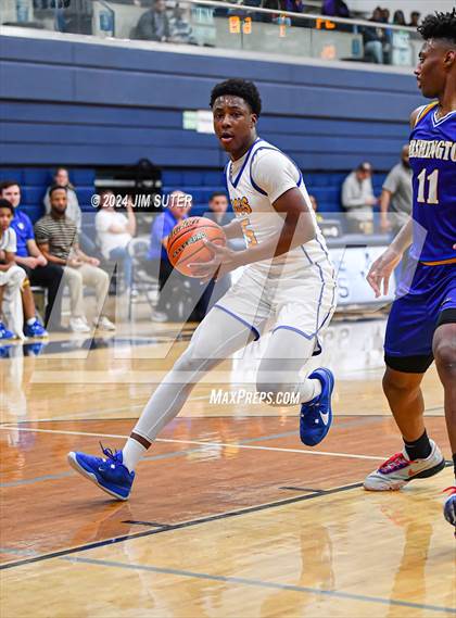 Thumbnail 2 in Chapel Hill vs Washington (UIL 4A Reg III Semifinal) photogallery.