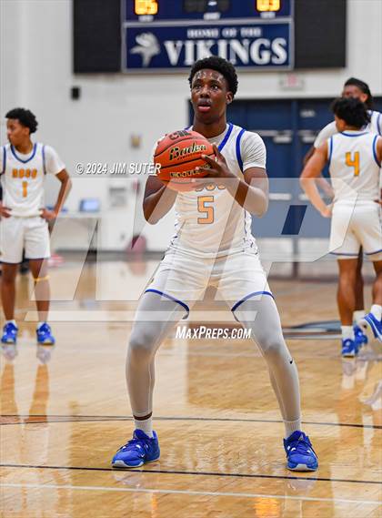 Thumbnail 1 in Chapel Hill vs Washington (UIL 4A Reg III Semifinal) photogallery.