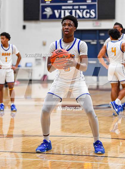 Thumbnail 3 in Chapel Hill vs Washington (UIL 4A Reg III Semifinal) photogallery.