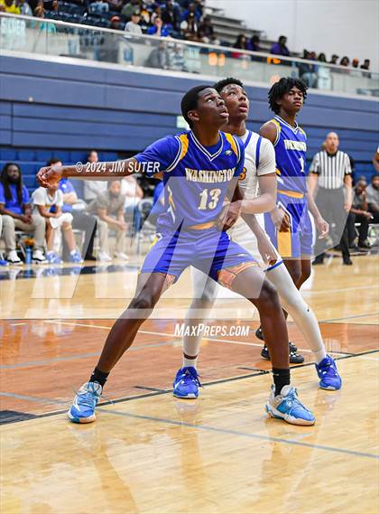 Thumbnail 2 in Chapel Hill vs Washington (UIL 4A Reg III Semifinal) photogallery.