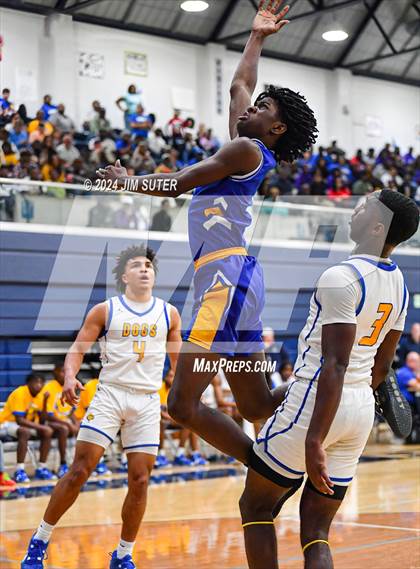 Thumbnail 1 in Chapel Hill vs Washington (UIL 4A Reg III Semifinal) photogallery.