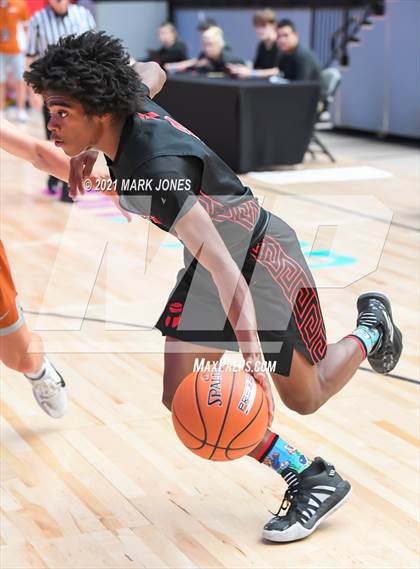 Thumbnail 3 in Village Christian vs. Mead - Section 7 Basketball Tournament photogallery.