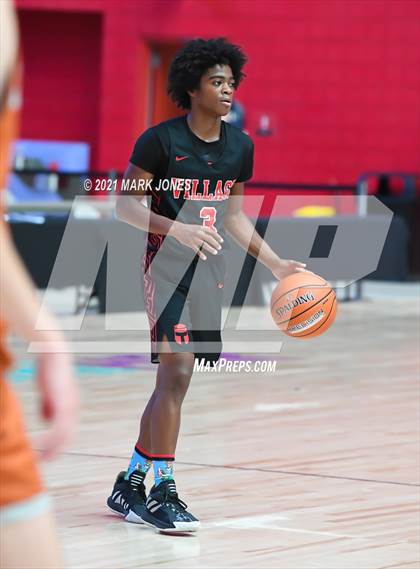 Thumbnail 1 in Village Christian vs. Mead - Section 7 Basketball Tournament photogallery.