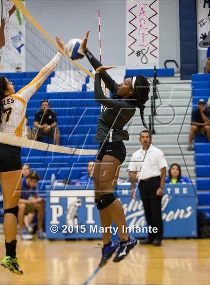 Thumbnail 3 in Richards School for Young Women Leaders vs. Hanna photogallery.
