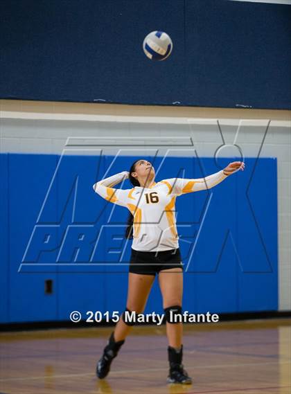 Thumbnail 2 in Richards School for Young Women Leaders vs. Hanna photogallery.