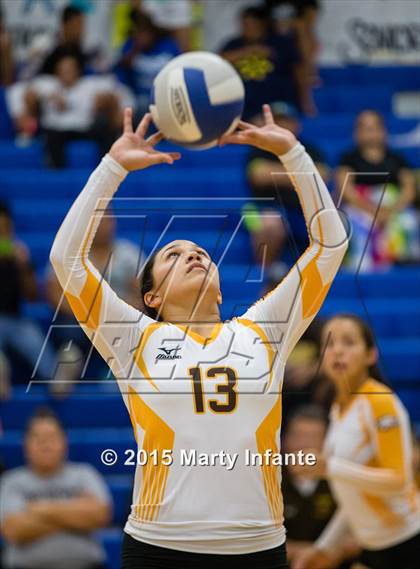 Thumbnail 2 in Richards School for Young Women Leaders vs. Hanna photogallery.