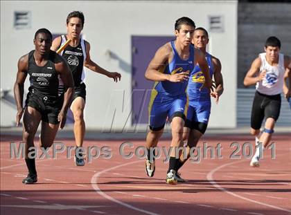 Thumbnail 3 in Del Rio League Varsity Track Finals photogallery.