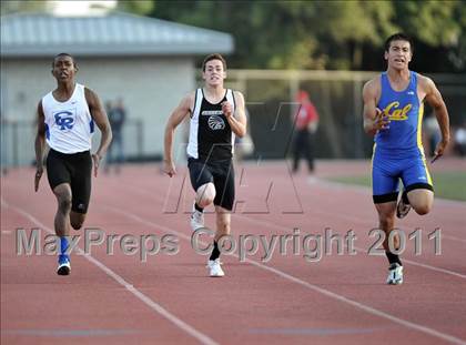 Thumbnail 1 in Del Rio League Varsity Track Finals photogallery.