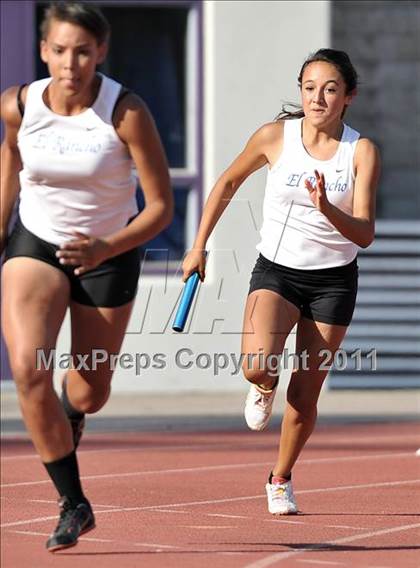 Thumbnail 2 in Del Rio League Varsity Track Finals photogallery.