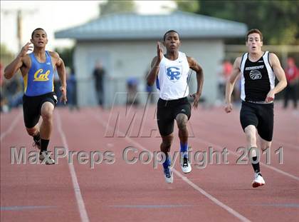 Thumbnail 3 in Del Rio League Varsity Track Finals photogallery.