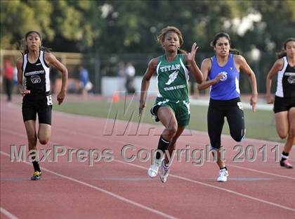 Thumbnail 2 in Del Rio League Varsity Track Finals photogallery.