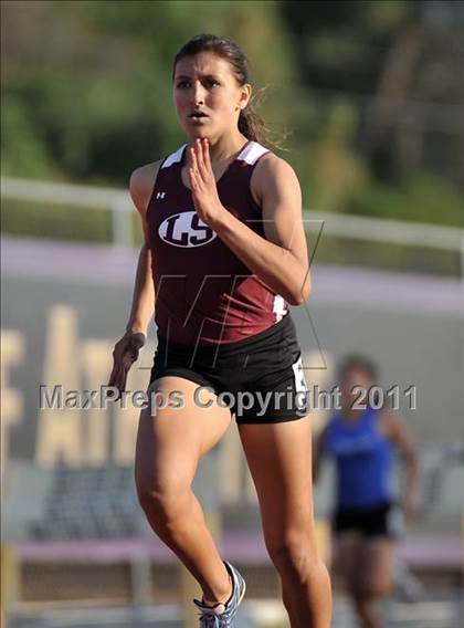 Thumbnail 2 in Del Rio League Varsity Track Finals photogallery.