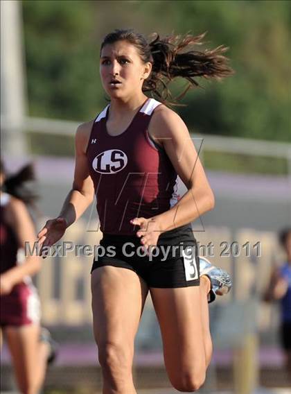 Thumbnail 3 in Del Rio League Varsity Track Finals photogallery.