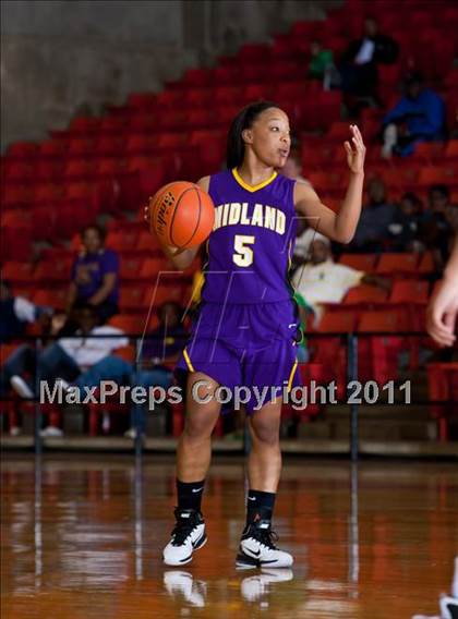 Thumbnail 1 in Midland vs. MacArthur (5A Regional Final Playoffs) photogallery.