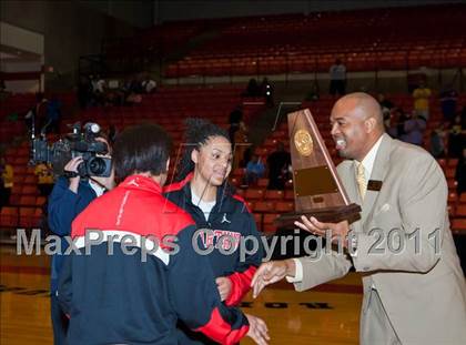 Thumbnail 2 in Midland vs. MacArthur (5A Regional Final Playoffs) photogallery.