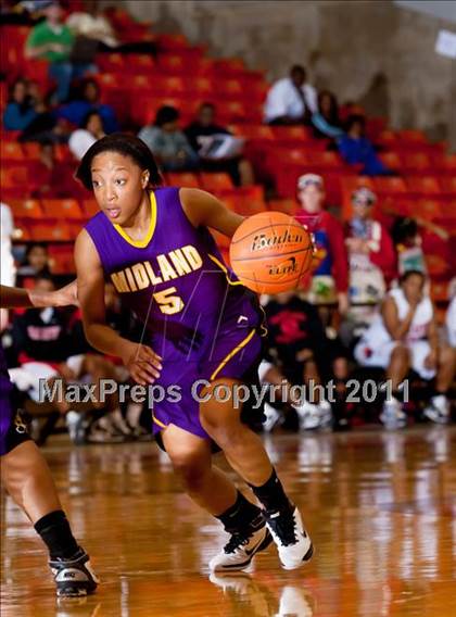Thumbnail 3 in Midland vs. MacArthur (5A Regional Final Playoffs) photogallery.