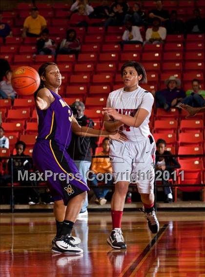 Thumbnail 2 in Midland vs. MacArthur (5A Regional Final Playoffs) photogallery.