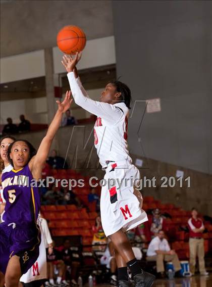 Thumbnail 3 in Midland vs. MacArthur (5A Regional Final Playoffs) photogallery.
