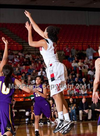 Thumbnail 1 in Midland vs. MacArthur (5A Regional Final Playoffs) photogallery.