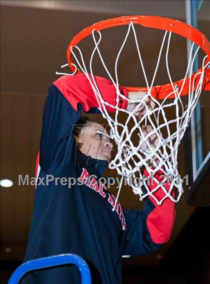 Thumbnail 2 in Midland vs. MacArthur (5A Regional Final Playoffs) photogallery.
